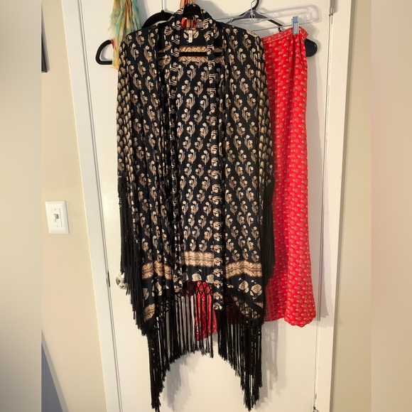 💰SOLD💰 ✨🖤 Spell tasseled Bohemian Royale kimono 🖤✨ - Picture 2 of 8